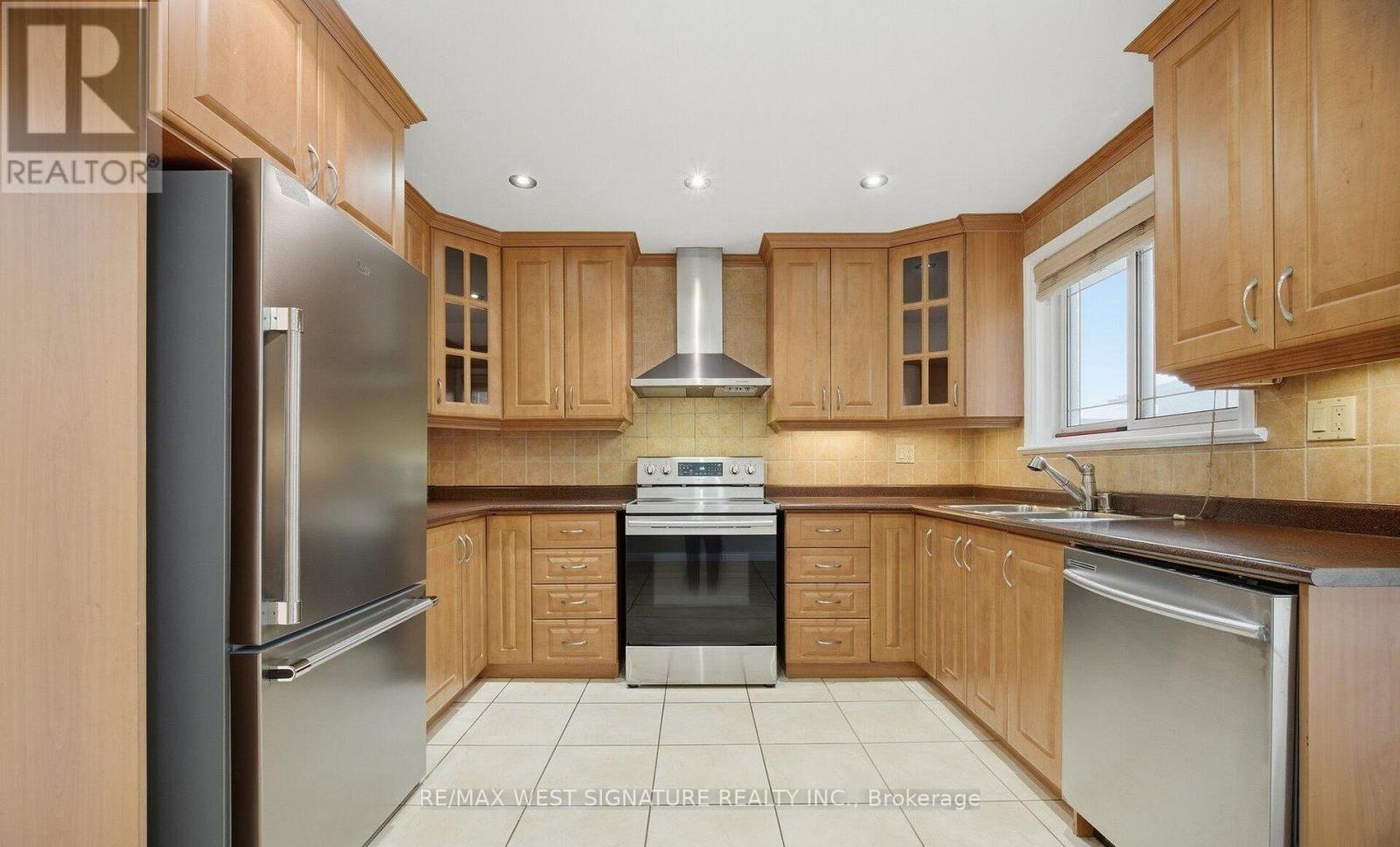 36 Windsor Road, Toronto, Ontario  M9R 3G4 - Photo 7 - W13755364