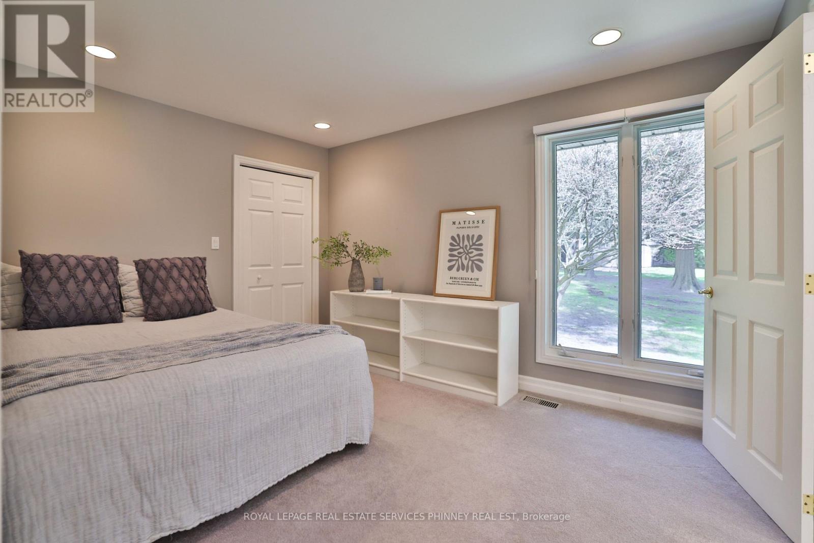 1066 Stockwell Avenue, Mississauga, Ontario  L5H 1B4 - Photo 19 - W13755370