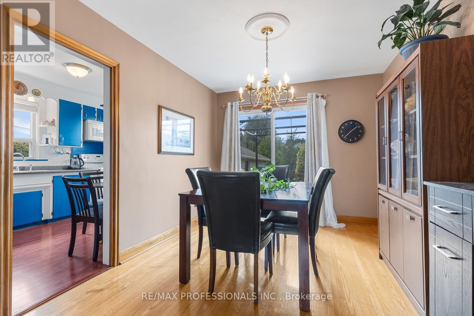 122 Treeview Drive, Toronto, Ontario  M8W 4C3 - Photo 10 - W13755400