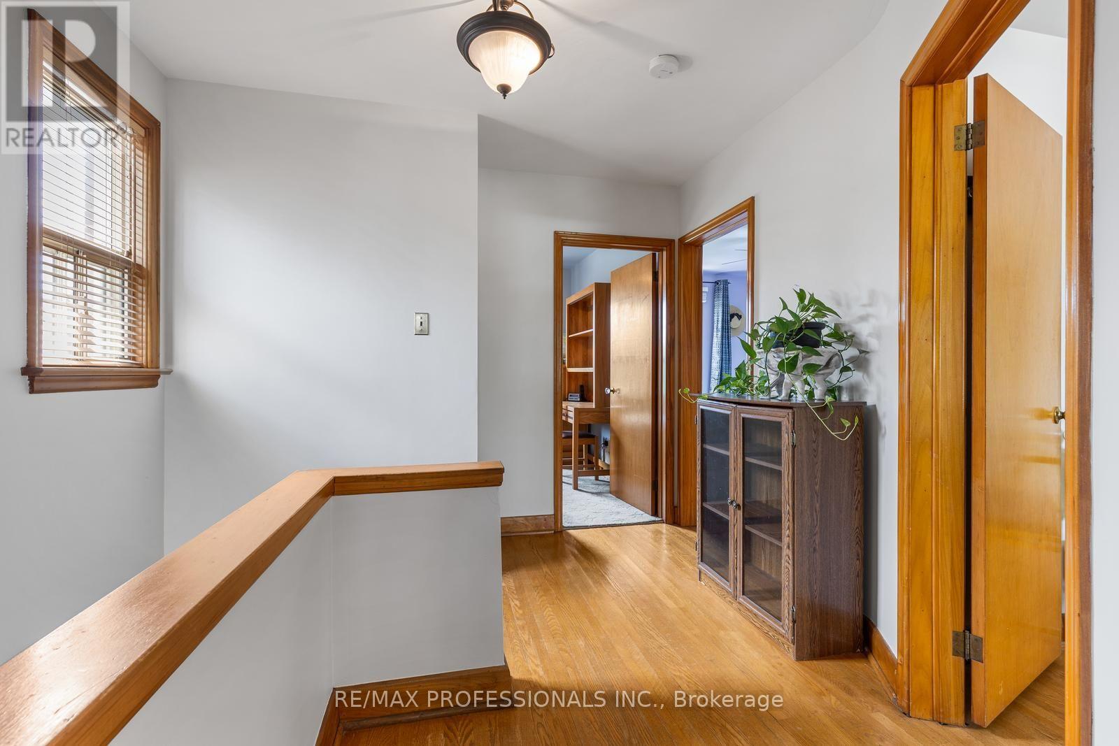 122 Treeview Drive, Toronto, Ontario  M8W 4C3 - Photo 19 - W13755400