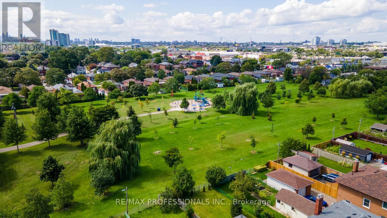 122 Treeview Drive, Toronto, Ontario  M8W 4C3 - Photo 33 - W13755400