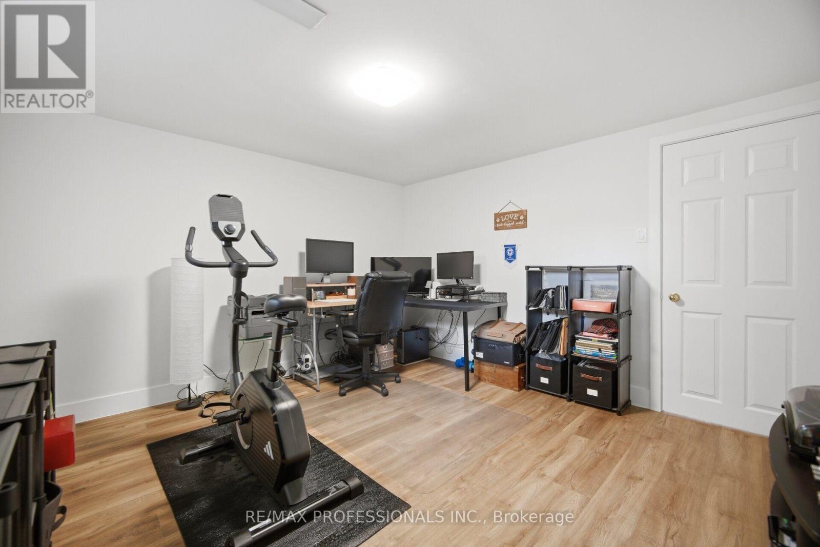8 Beaverbrook Avenue, Toronto, Ontario M9B 2M7 - Photo 35 - W13755434