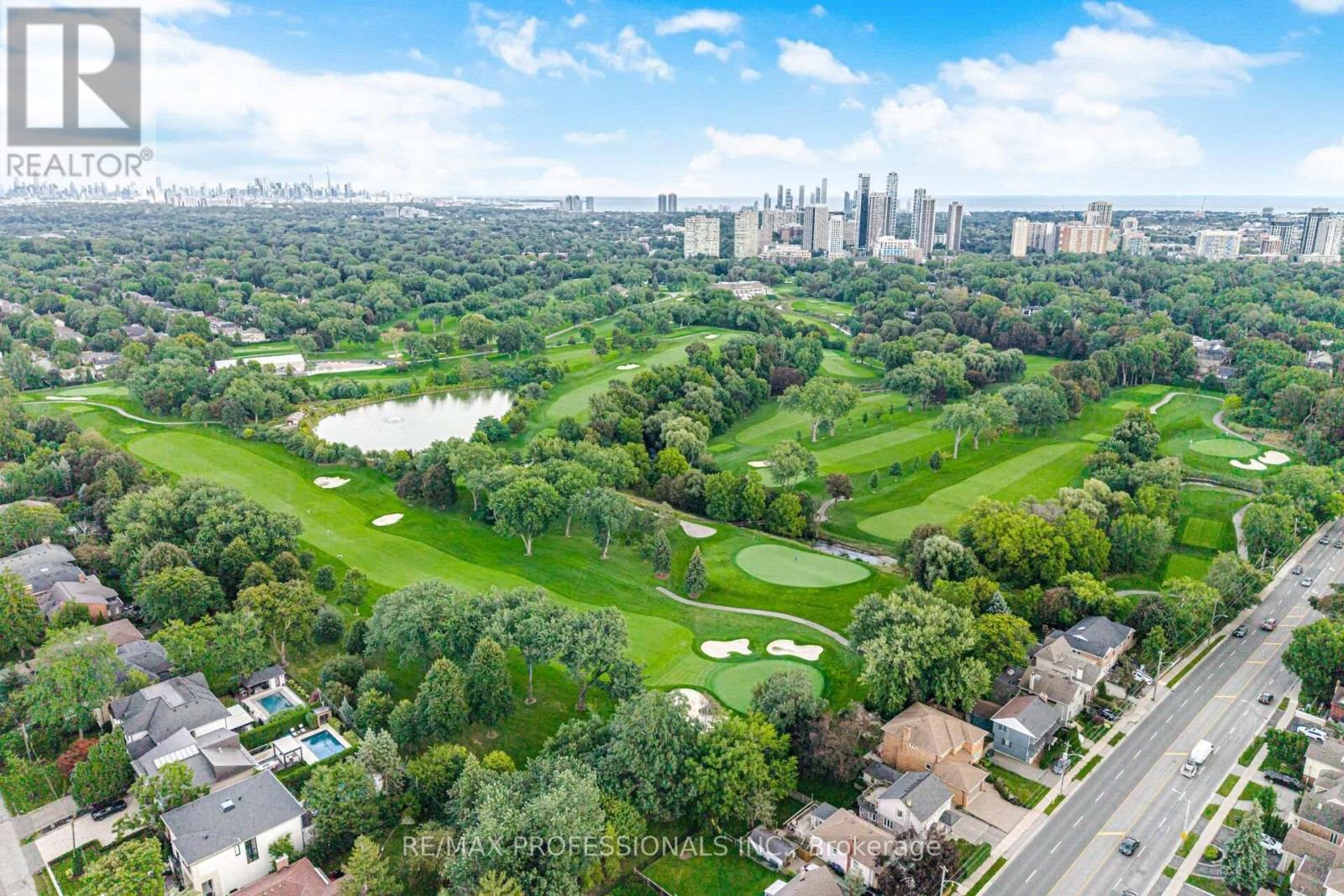 8 Beaverbrook Avenue, Toronto, Ontario M9B 2M7 - Photo 49 - W13755434
