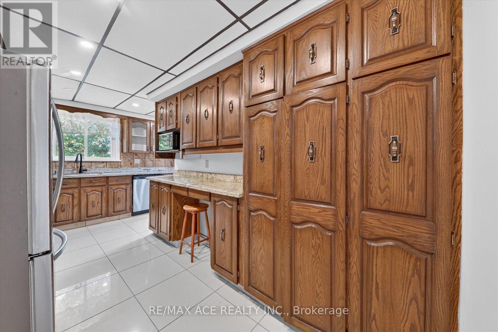 3 Pipestone Place, Toronto, Ontario  M9W 3V4 - Photo 19 - W13755530