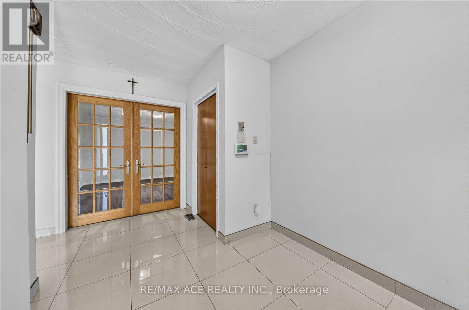 3 Pipestone Place, Toronto, Ontario  M9W 3V4 - Photo 8 - W13755530