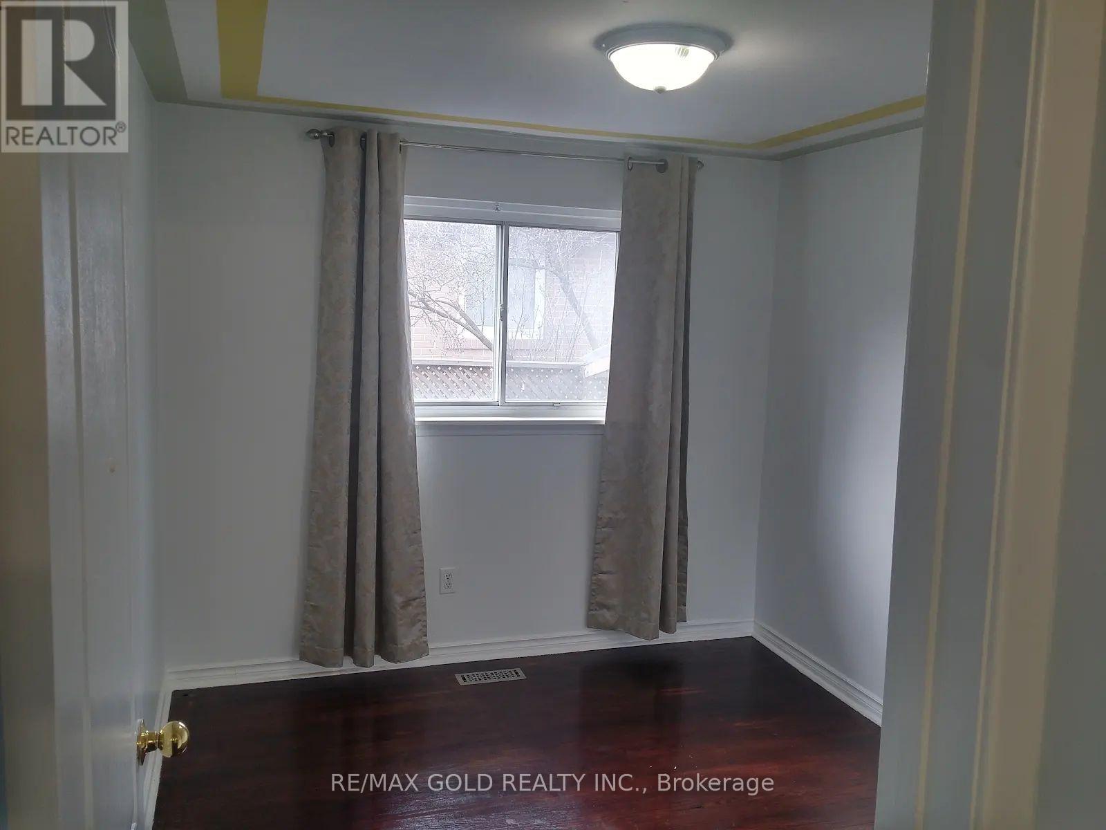 Upper - 7 Forsythia Road, Brampton, Ontario  L6T 2G2 - Photo 12 - W13755564