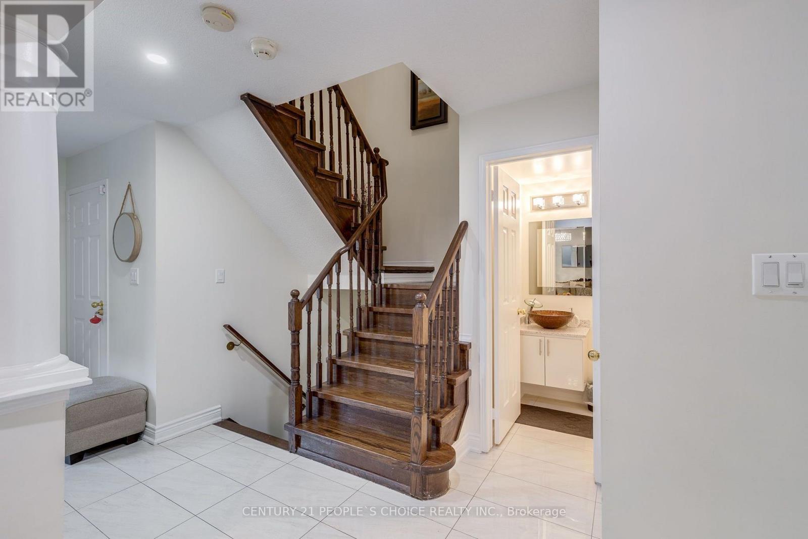 5677 Condor Place, Mississauga, Ontario  L5V 2J4 - Photo 15 - W13755572