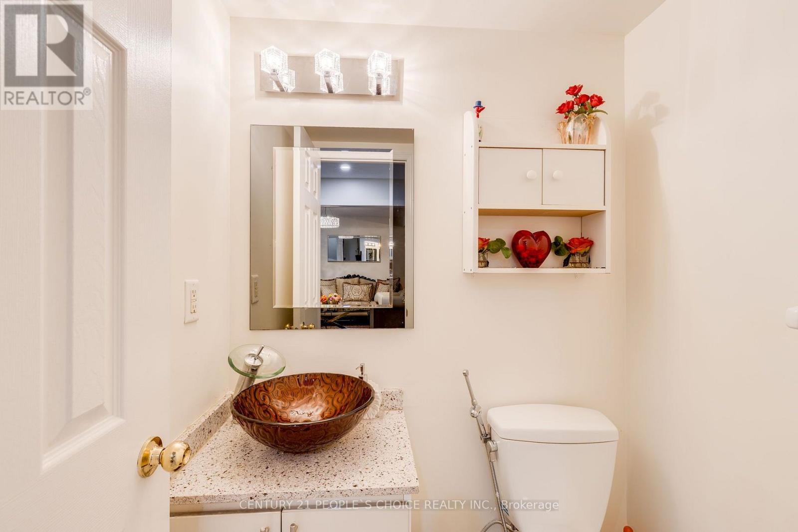 5677 Condor Place, Mississauga, Ontario  L5V 2J4 - Photo 16 - W13755572