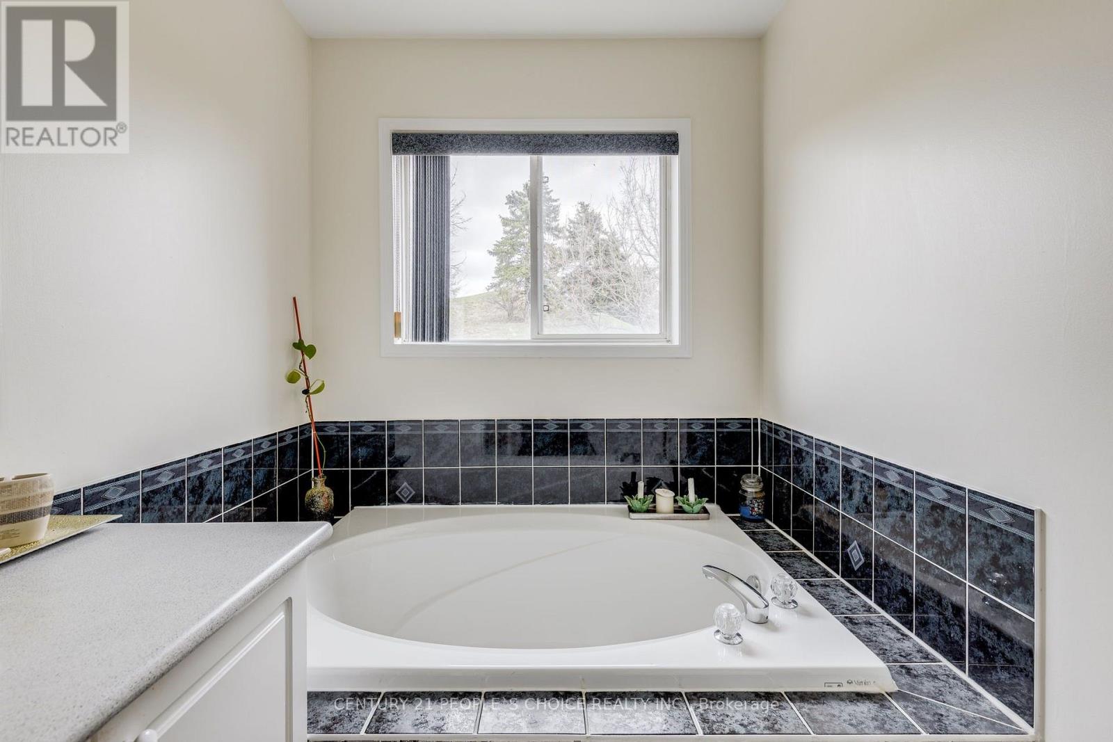 5677 Condor Place, Mississauga, Ontario  L5V 2J4 - Photo 29 - W13755572