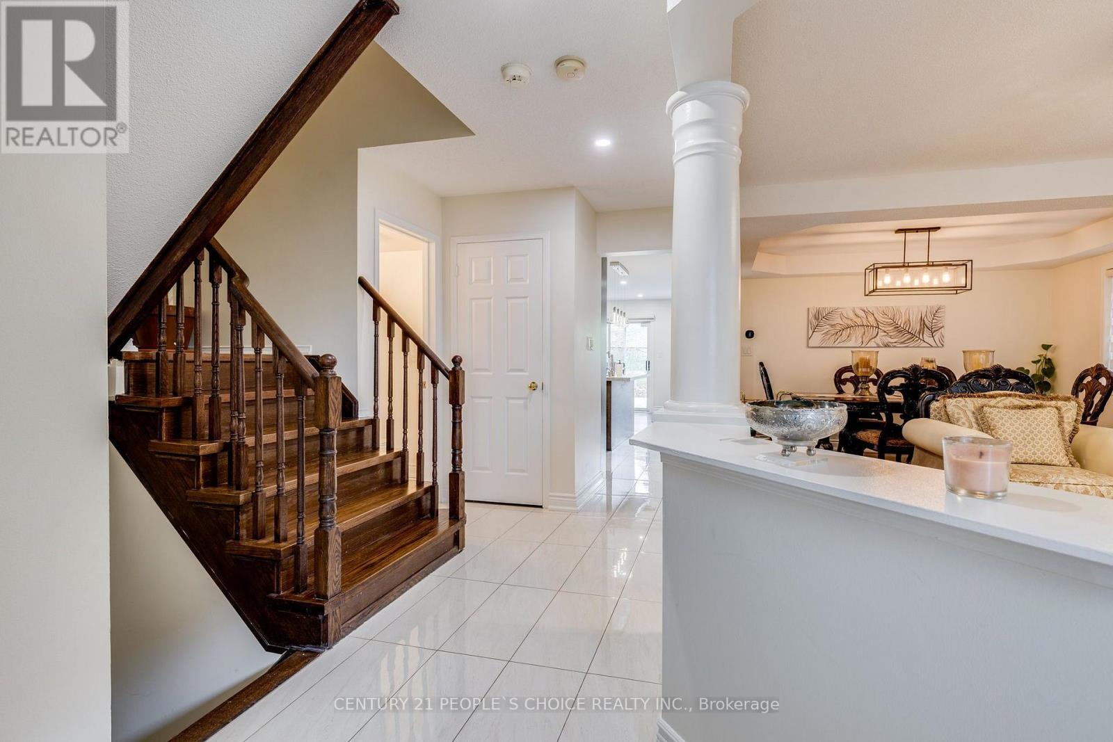 5677 Condor Place, Mississauga, Ontario  L5V 2J4 - Photo 4 - W13755572