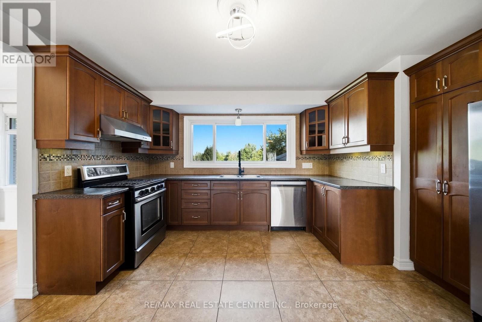 435 Parkside Drive, Hamilton, Ontario  L8B 0Y6 - Photo 15 - X13755256