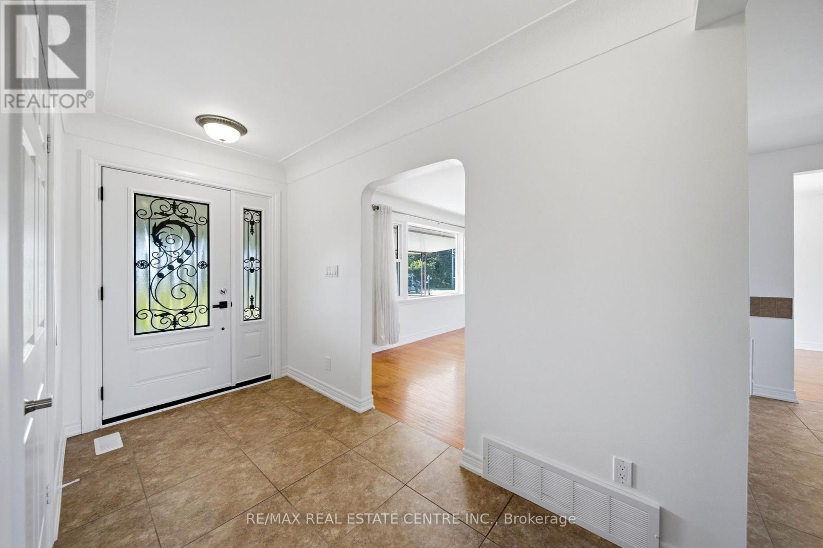 435 Parkside Drive, Hamilton, Ontario  L8B 0Y6 - Photo 7 - X13755256