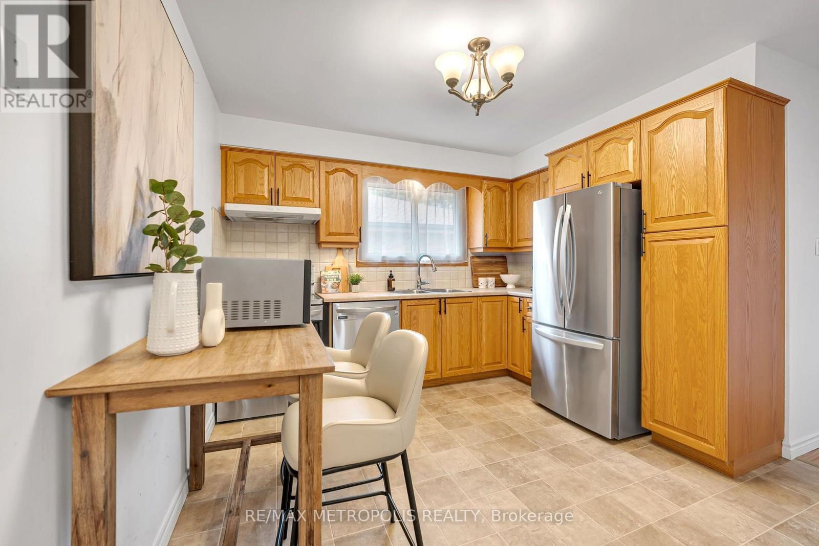 598 Black Oak Crescent, Waterloo, Ontario  N2V 1A5 - Photo 12 - X13755290