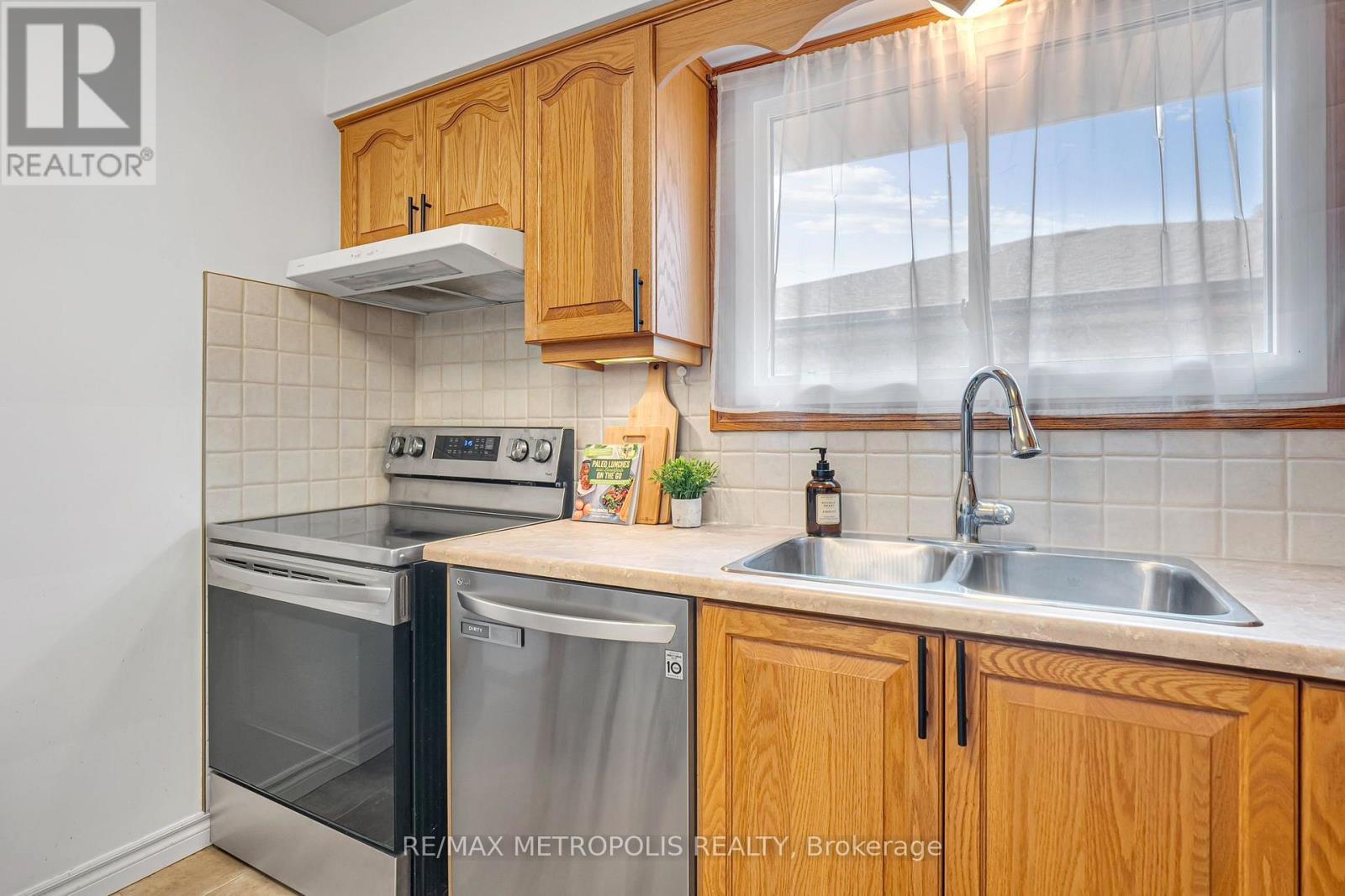 598 Black Oak Crescent, Waterloo, Ontario  N2V 1A5 - Photo 13 - X13755290