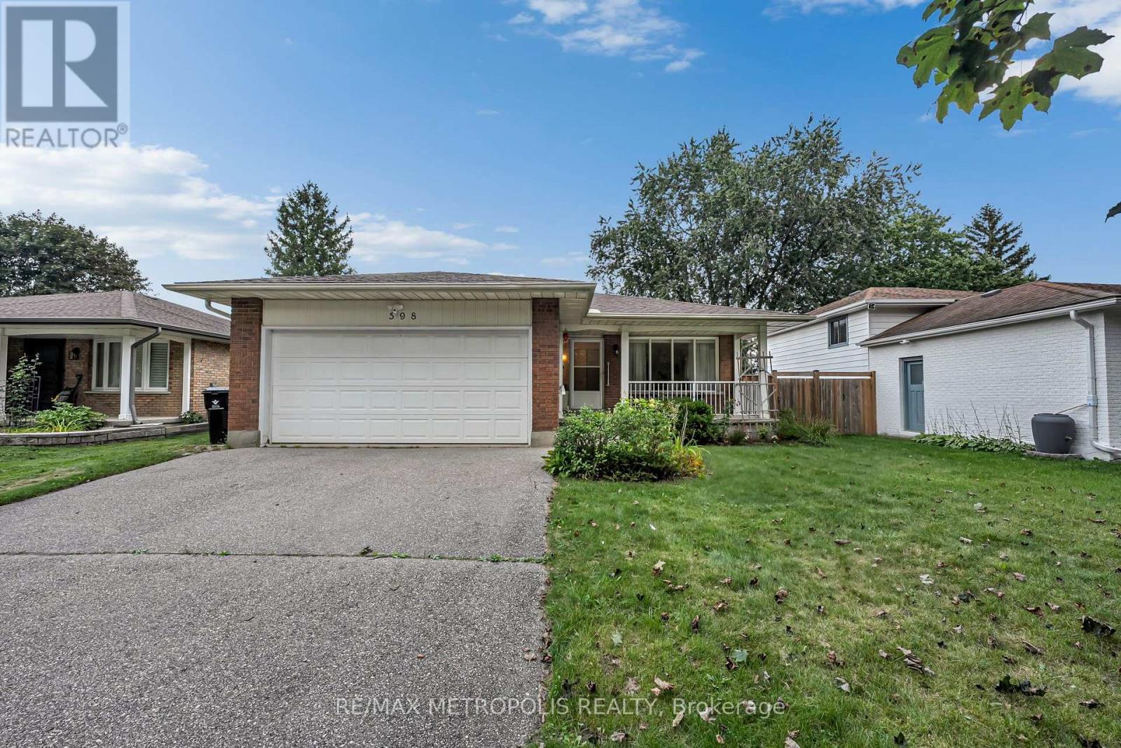 598 Black Oak Crescent, Waterloo, Ontario  N2V 1A5 - Photo 2 - X13755290