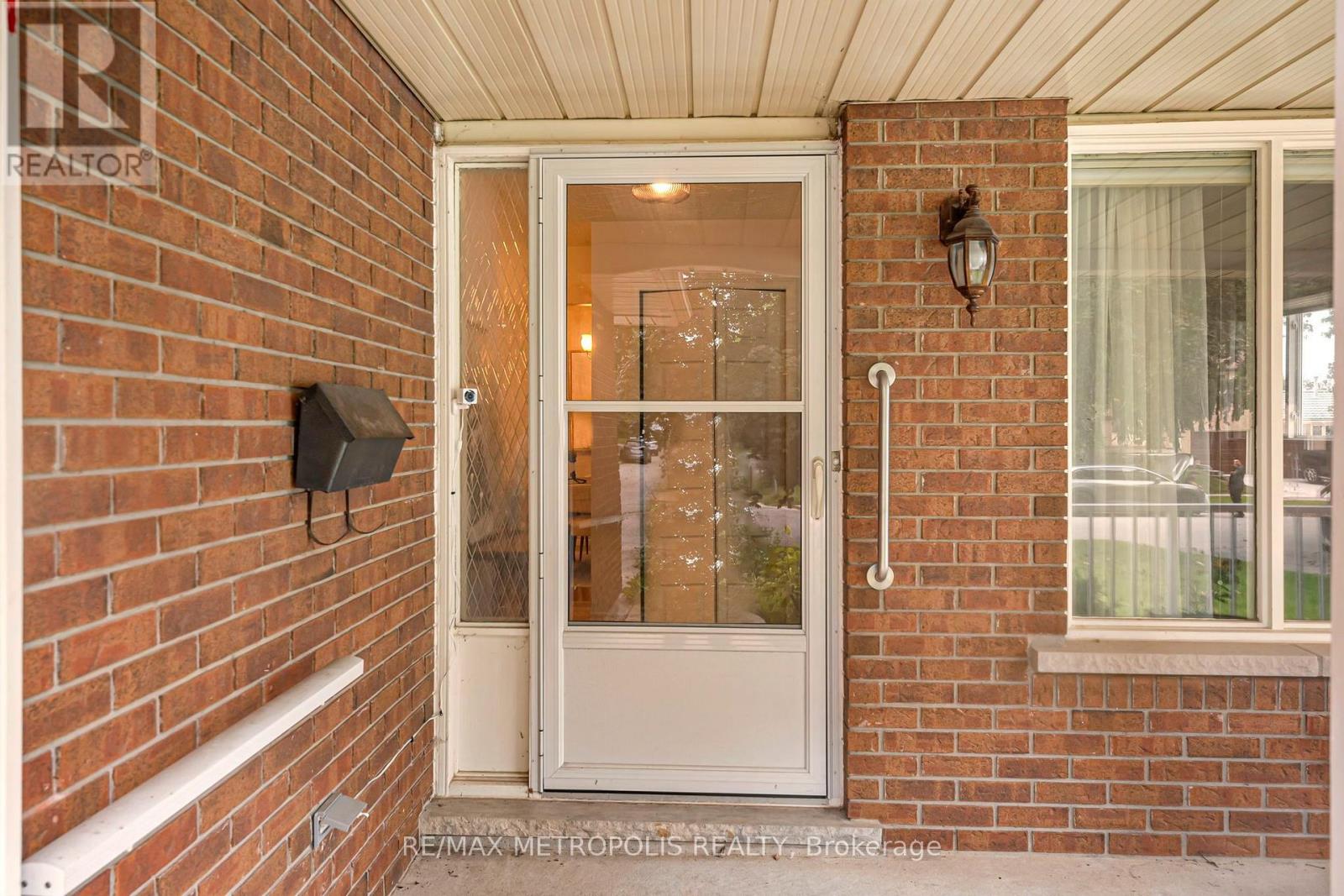 598 Black Oak Crescent, Waterloo, Ontario  N2V 1A5 - Photo 4 - X13755290