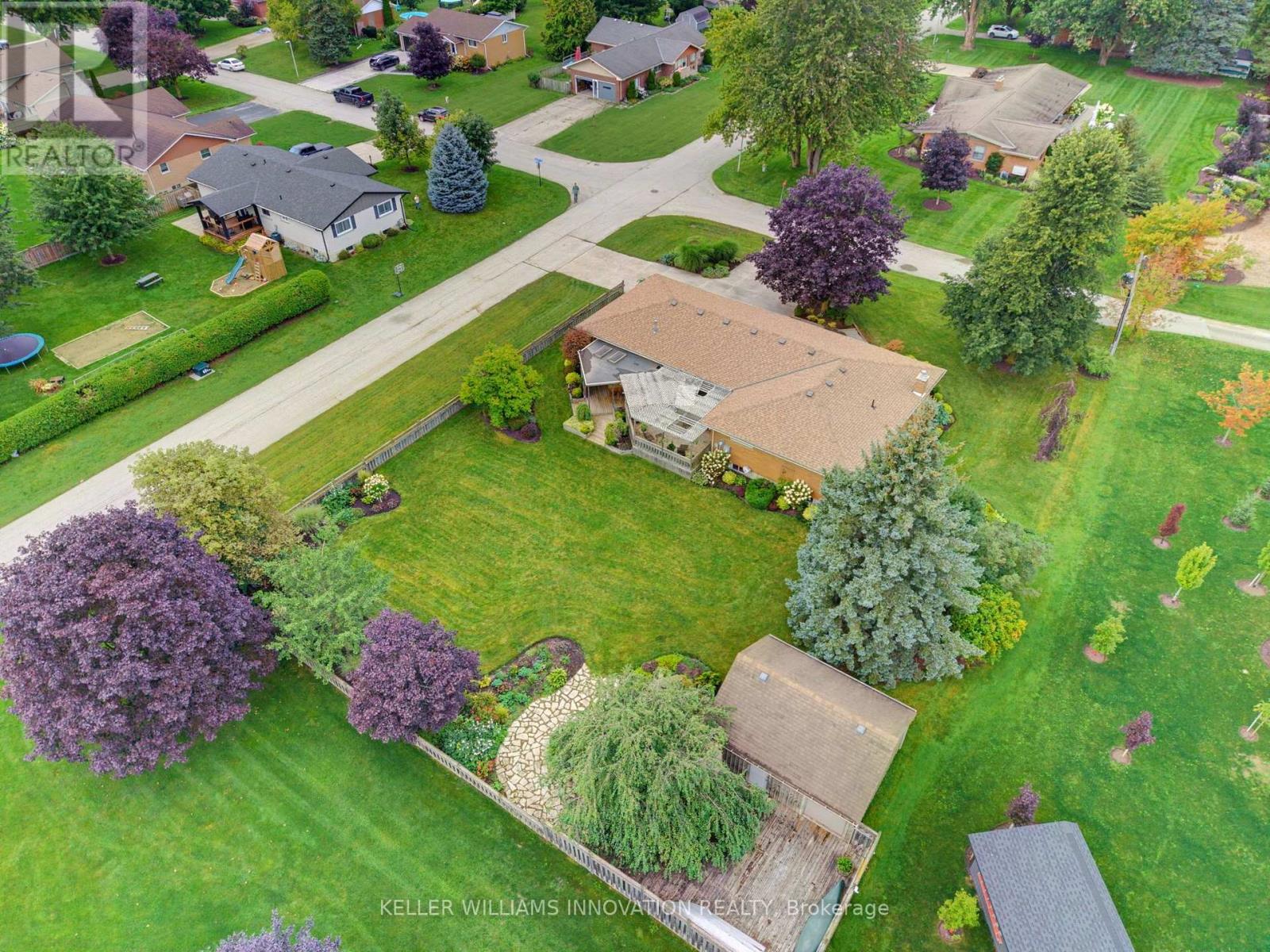 298 Woodview Drive, North Perth, Ontario  N0G 1B0 - Photo 2 - X13755390