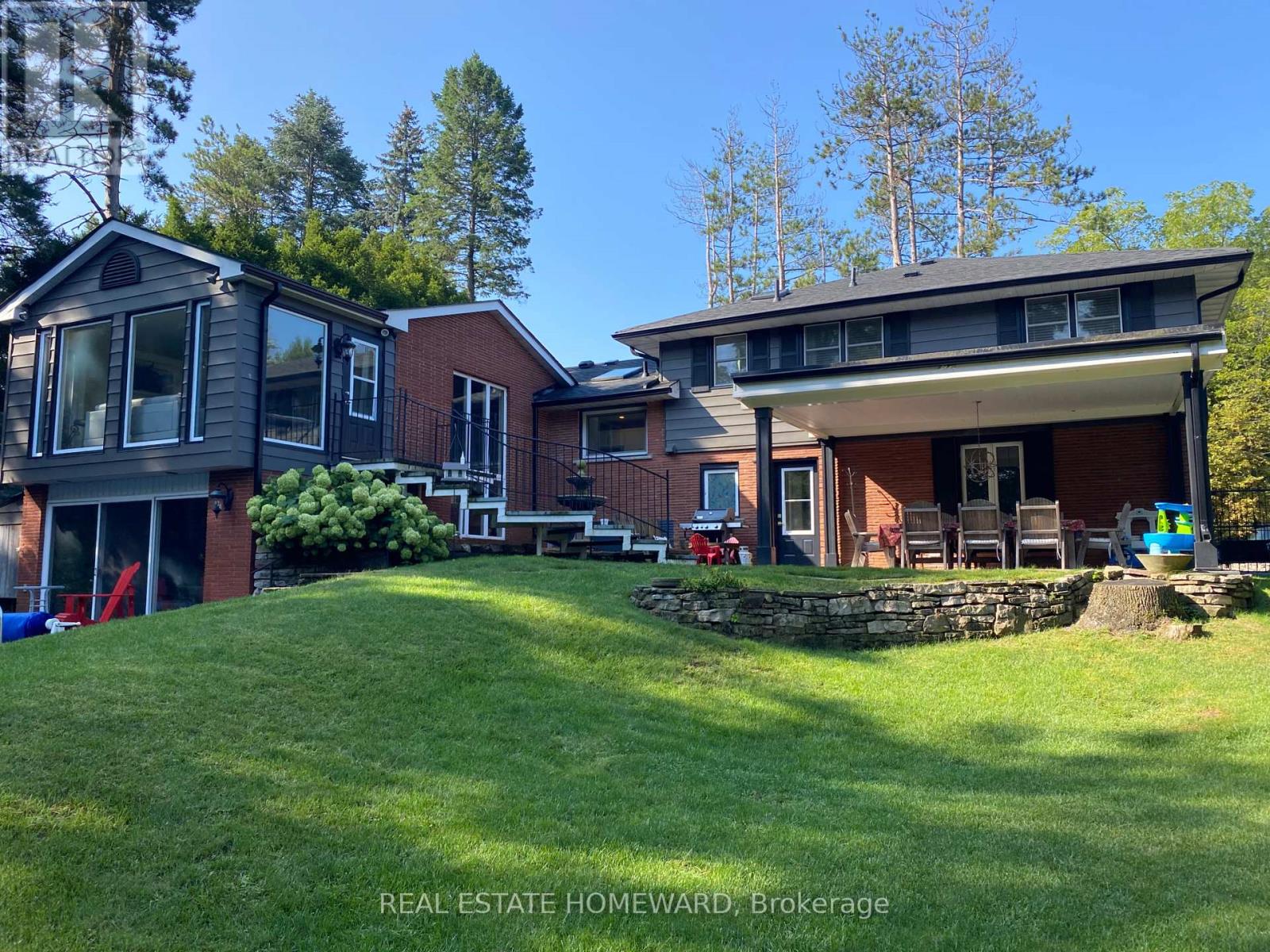 63 Cait Court, Hamilton, Ontario L5G 1M3 - Photo 3 - X13755440