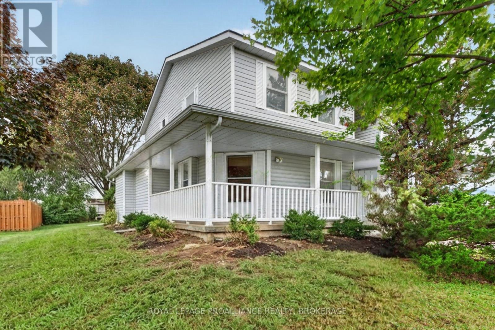 378 WATERLOO DRIVE, Kingston, Ontario