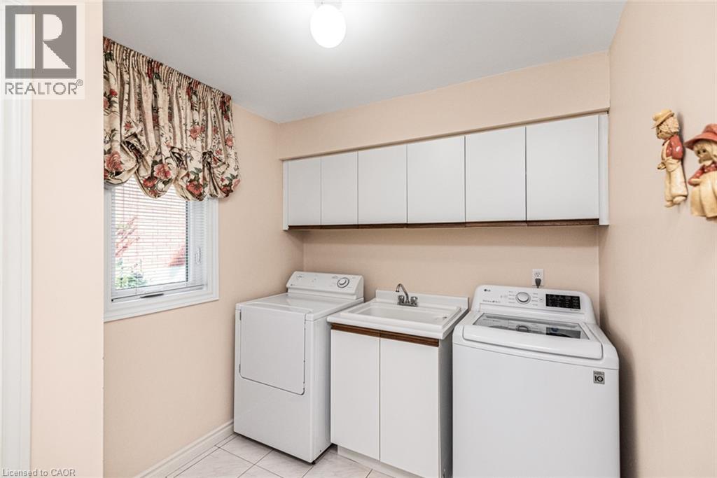 59 Renata Court, Dundas, Ontario  L9H 6X2 - Photo 14 - 40861196