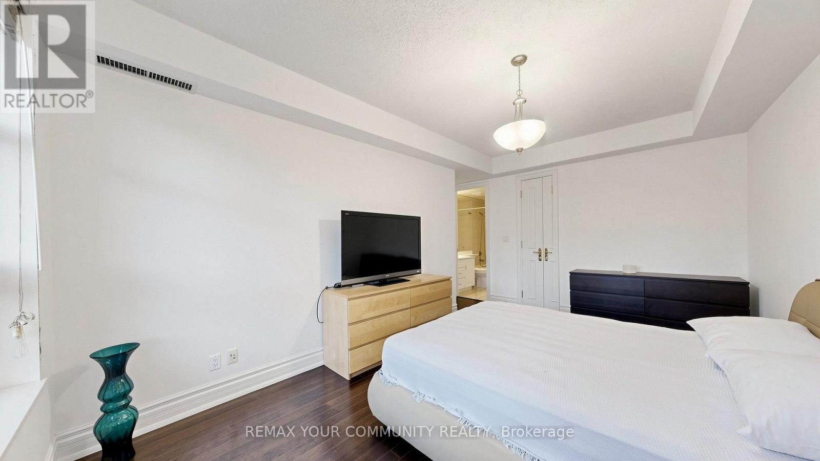 410 - 10 Old York Mills Road, Toronto, Ontario  M2P 2G9 - Photo 30 - C13755438