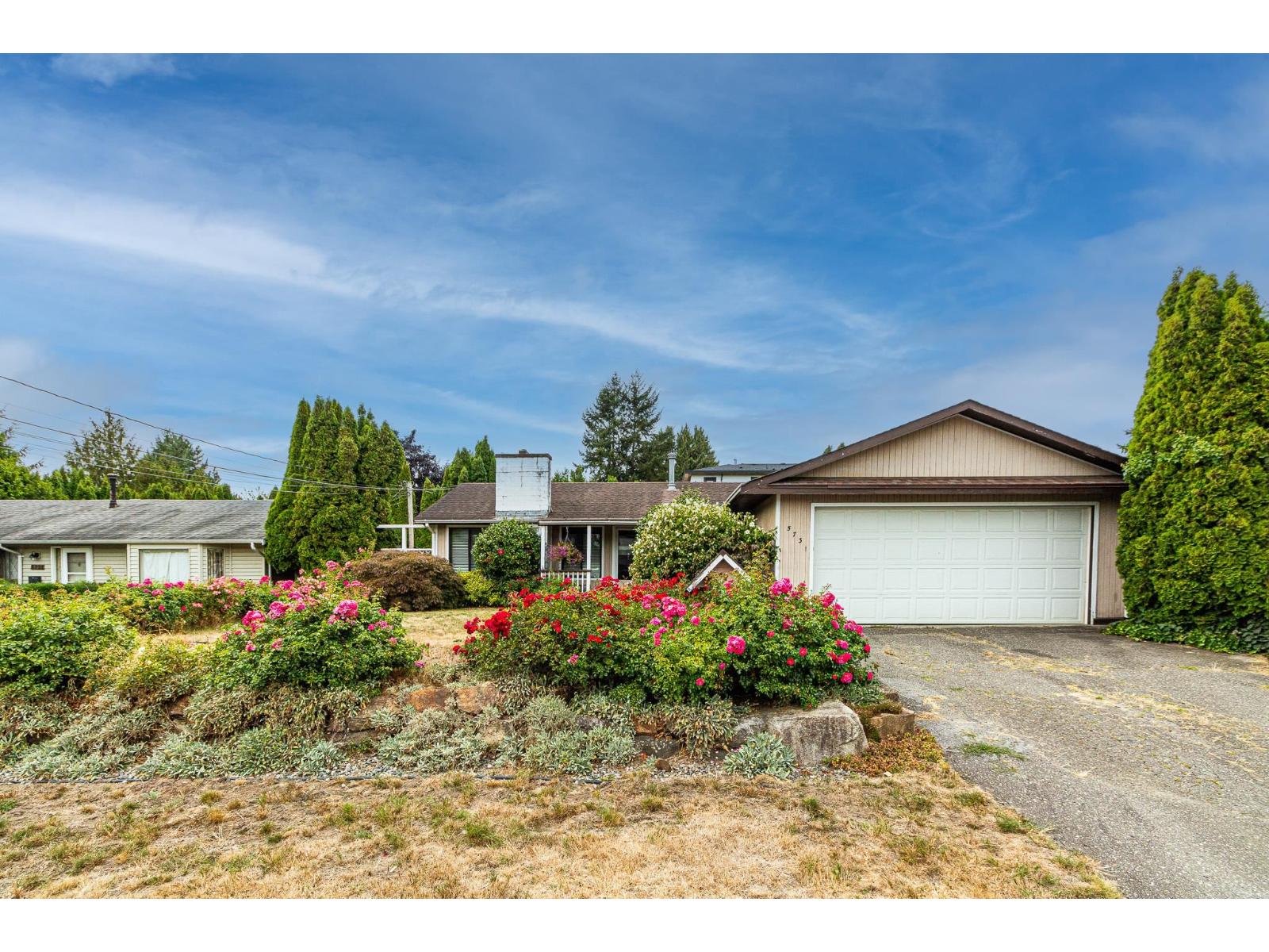 5731 172b Street, Surrey, British Columbia  V3S 5A6 - Photo 2 - R3162352
