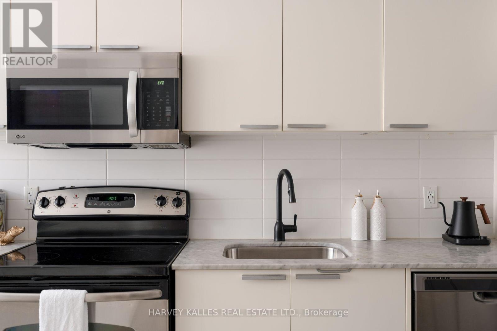 410 - 625 Queen Street E, Toronto, Ontario  M4M 1G7 - Photo 17 - E13755004