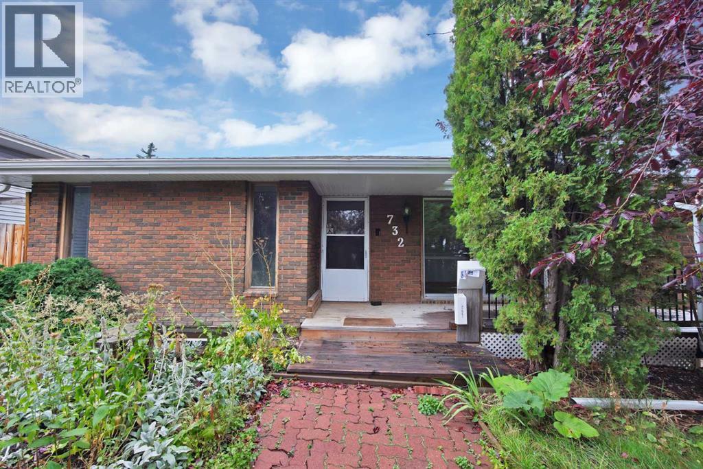 732 Sabrina Road SW, Calgary, Alberta  T2W 0P3 - Photo 3 - A2343314