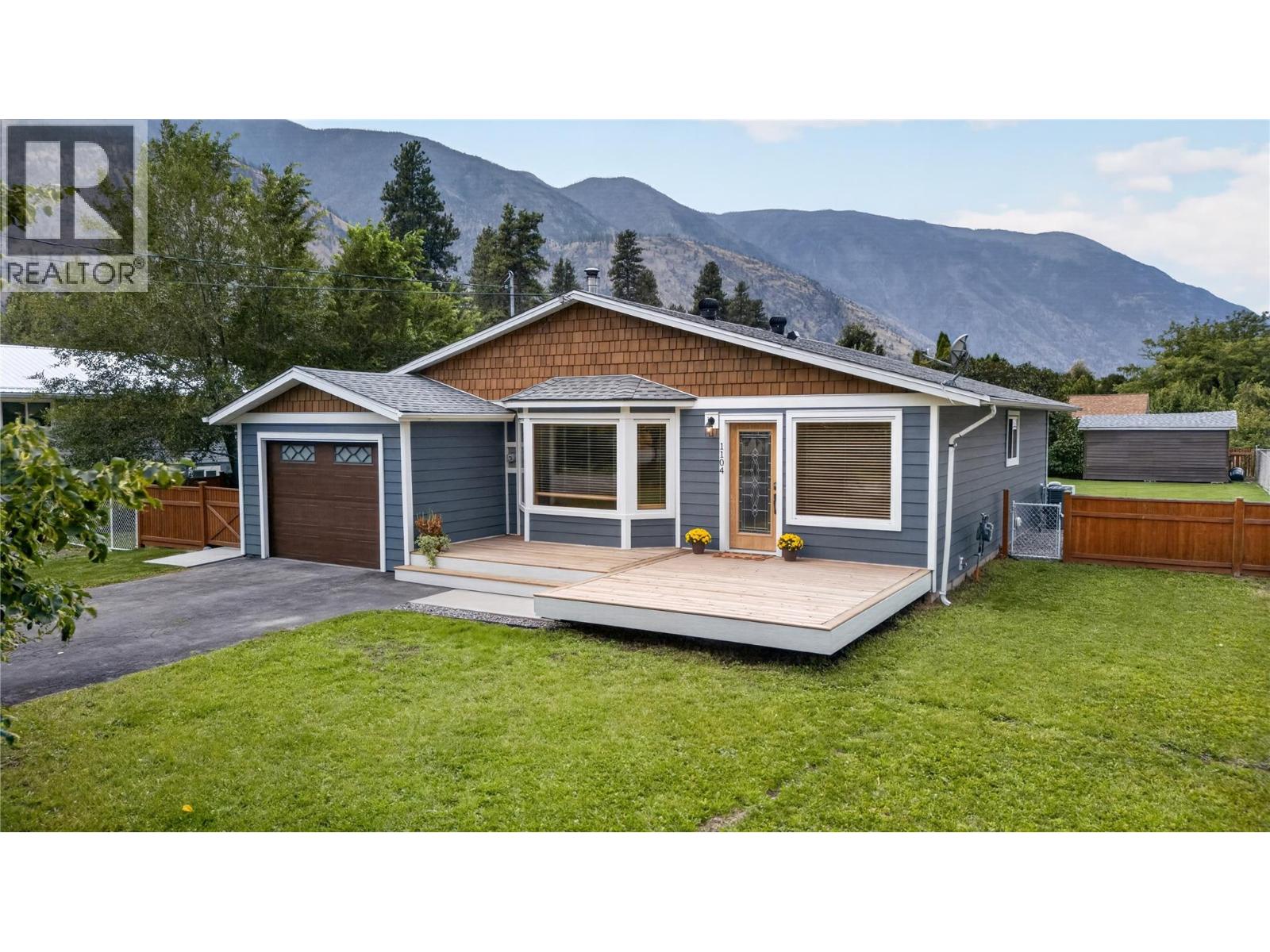 1104 7th Street, Keremeos, British Columbia  V0X 1N3 - Photo 1 - 10399738