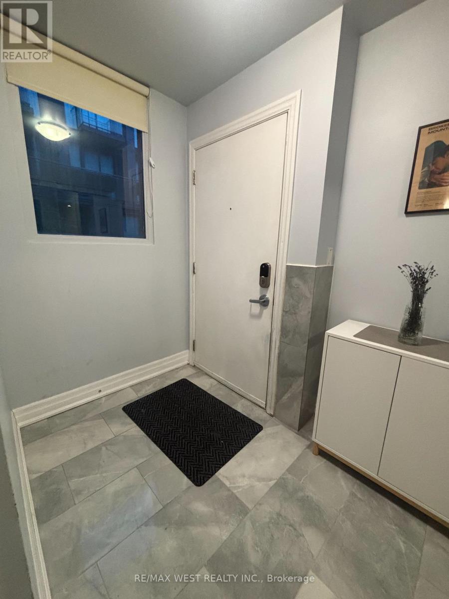 102 - 5 Sousa Mendes Street, Toronto, Ontario  M6P 0A8 - Photo 10 - W13513378