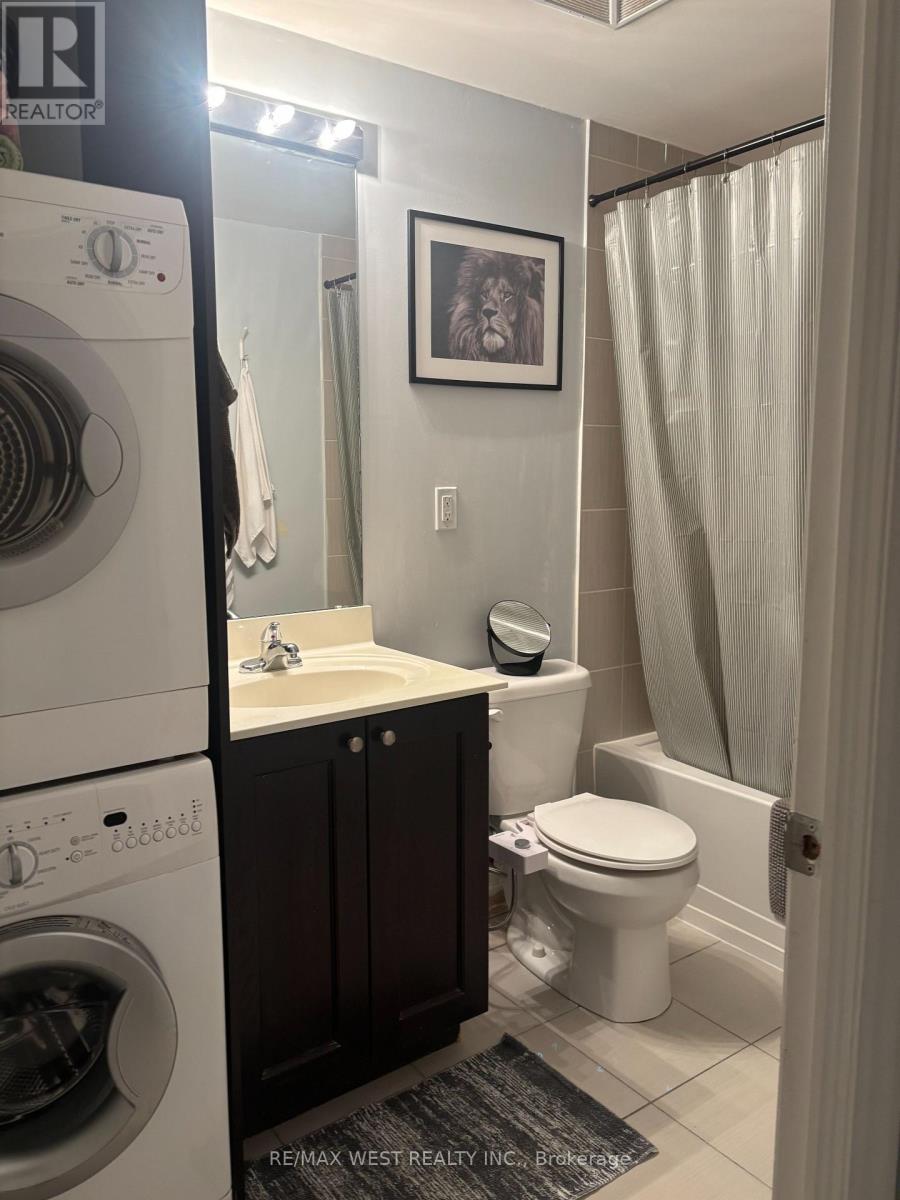 102 - 5 Sousa Mendes Street, Toronto, Ontario  M6P 0A8 - Photo 8 - W13513378