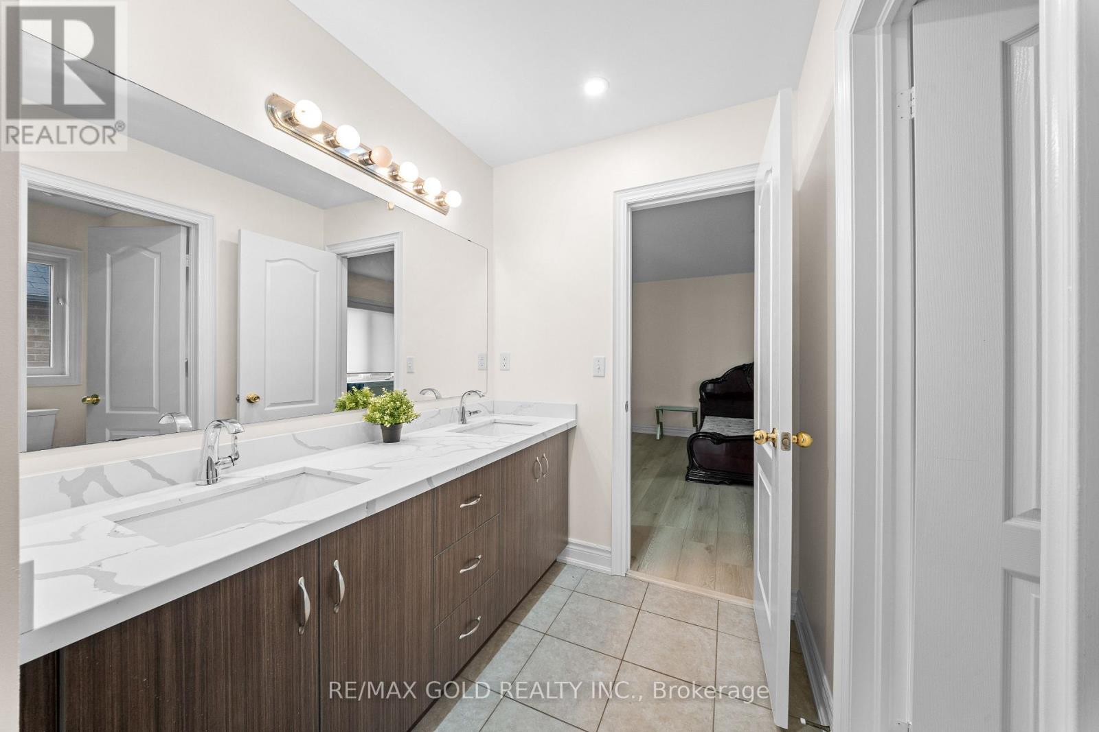 155 Bellchase Trail, Brampton, Ontario  L6P 3N2 - Photo 21 - W13755532