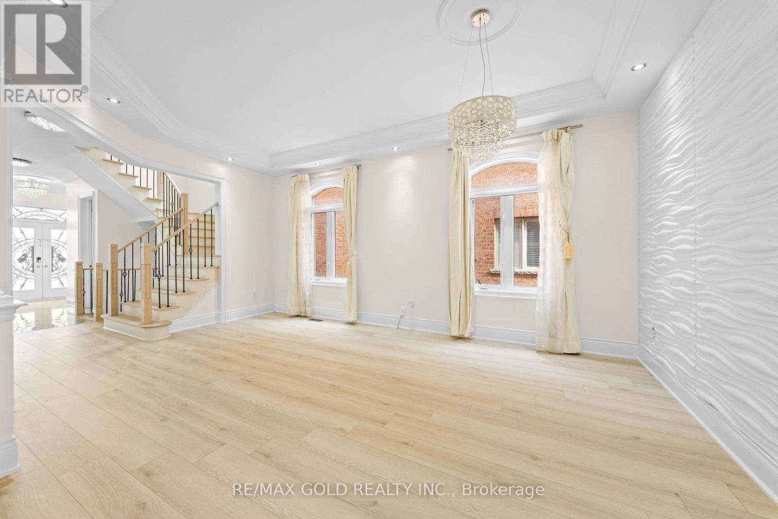 155 Bellchase Trail, Brampton, Ontario  L6P 3N2 - Photo 6 - W13755532