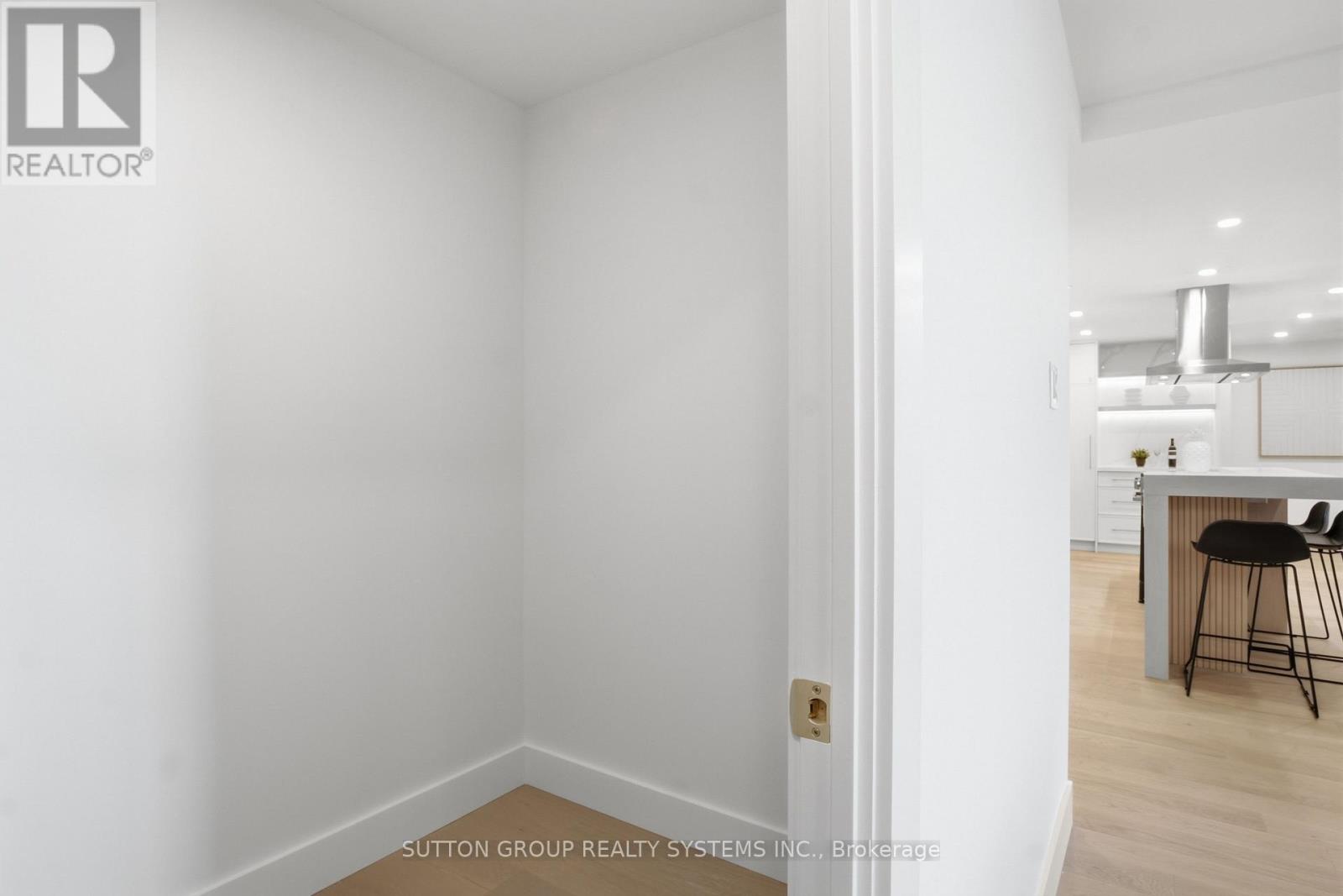 1504 - 812 Burnhamthorpe Road, Toronto, Ontario  M9C 4W1 - Photo 10 - W13755536