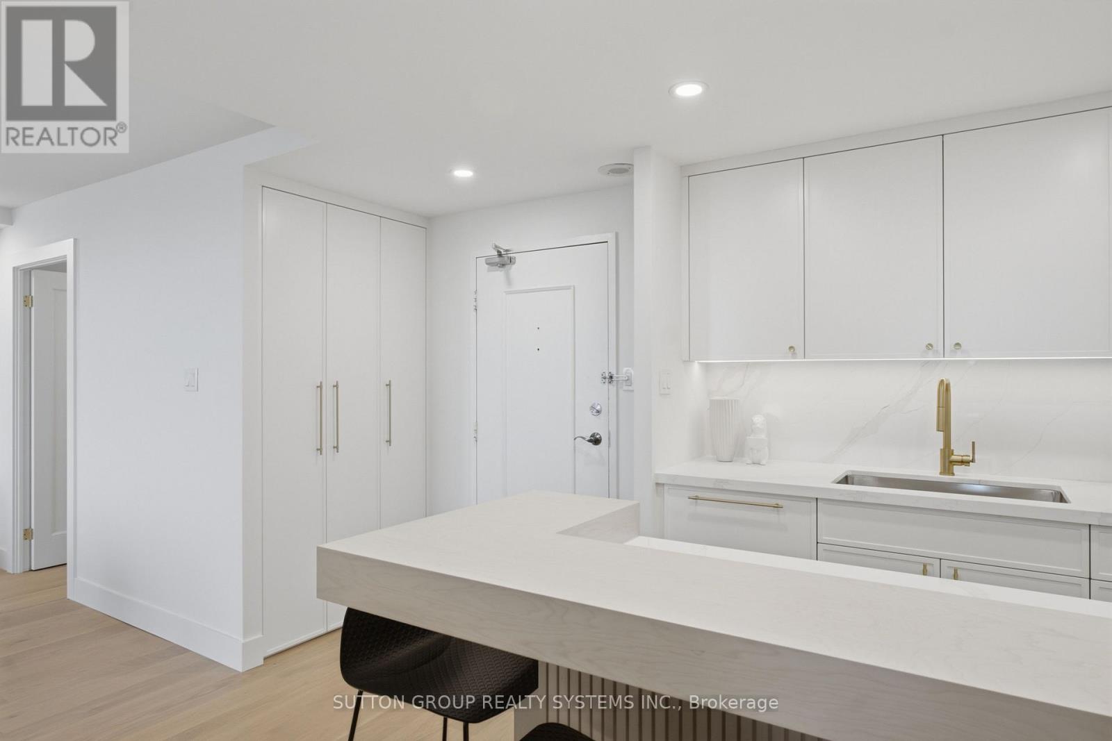 1504 - 812 Burnhamthorpe Road, Toronto, Ontario  M9C 4W1 - Photo 19 - W13755536