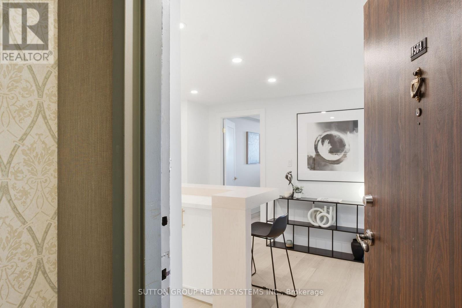 1504 - 812 Burnhamthorpe Road, Toronto, Ontario  M9C 4W1 - Photo 2 - W13755536