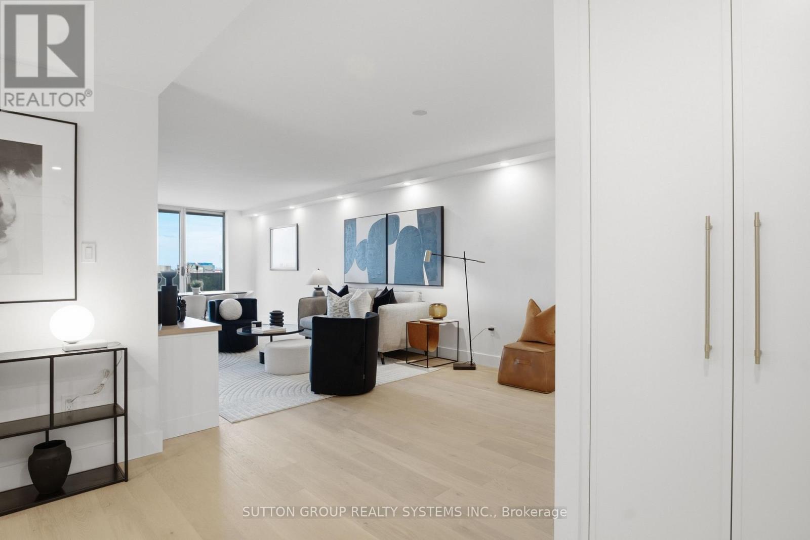 1504 - 812 Burnhamthorpe Road, Toronto, Ontario  M9C 4W1 - Photo 4 - W13755536