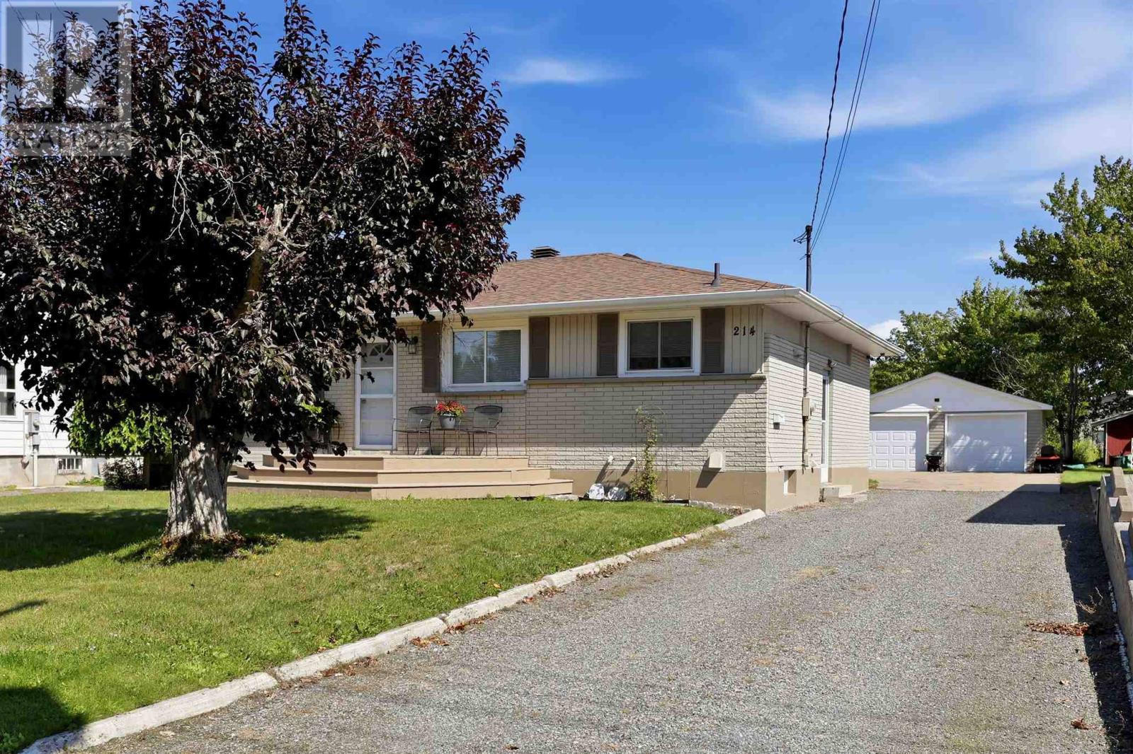 214 Reid St, Sault Ste. Marie, Ontario  P6B 4T9 - Photo 2 - SM262455
