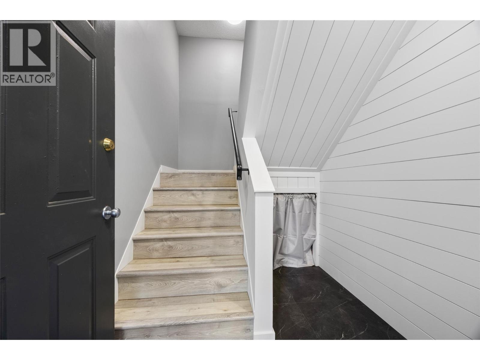 1221 Hugh Allan Drive Unit# 2, Kamloops, British Columbia  V1S 1M7 - Photo 3 - 10399951