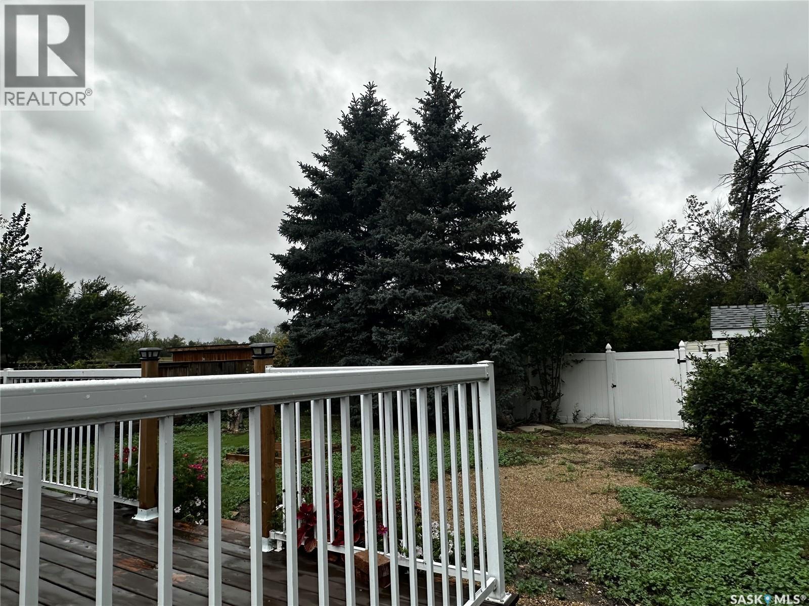 603 3rd Avenue Nw, Weyburn, Saskatchewan  S4H 1R2 - Photo 25 - SK047812