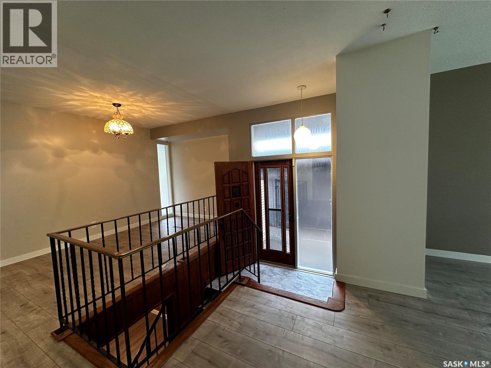 603 3rd Avenue Nw, Weyburn, Saskatchewan  S4H 1R2 - Photo 4 - SK047812