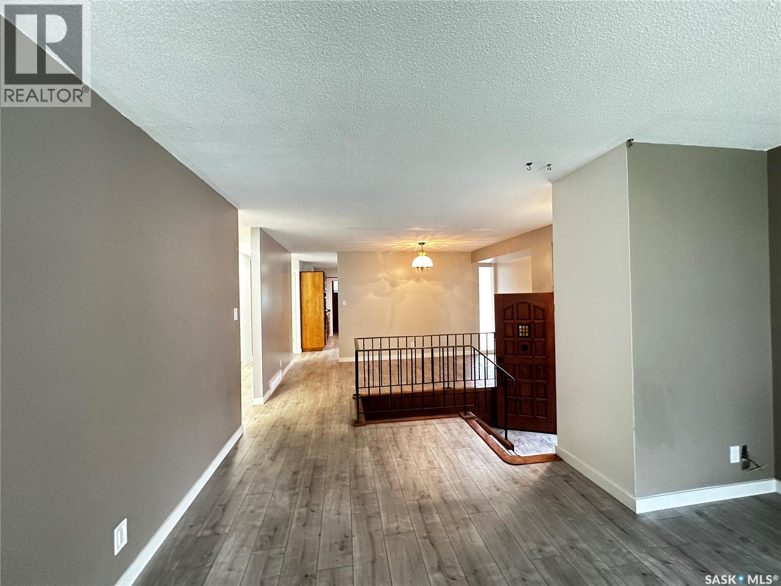 603 3rd Avenue Nw, Weyburn, Saskatchewan  S4H 1R2 - Photo 6 - SK047812