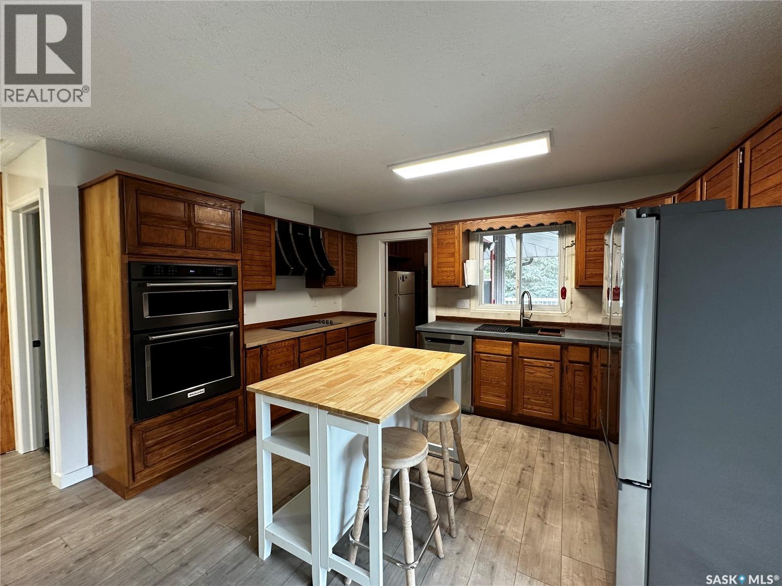 603 3rd Avenue Nw, Weyburn, Saskatchewan  S4H 1R2 - Photo 7 - SK047812