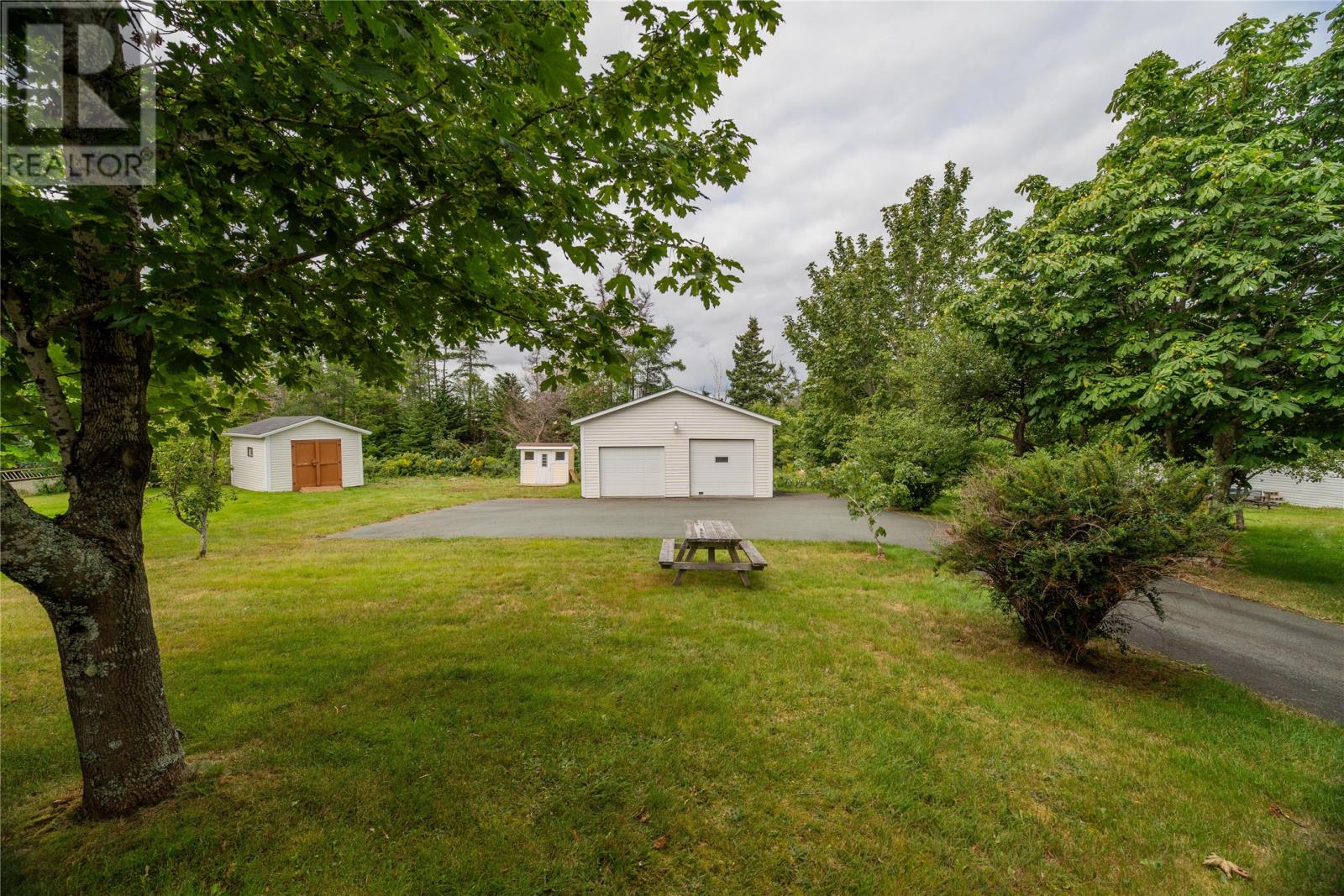 24 Middle Ridge Road, Conception Bay South — photo 4