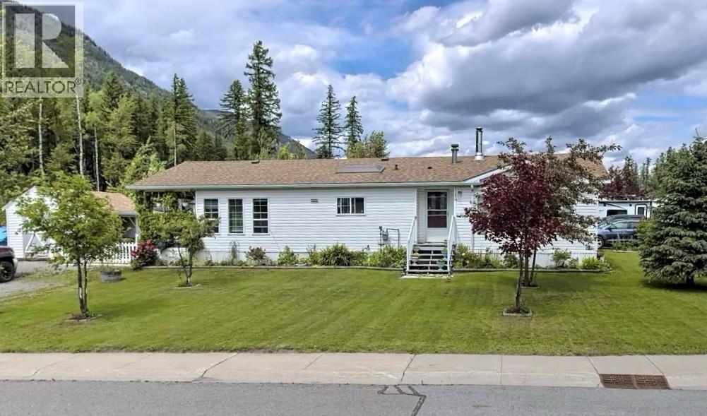 1201 Sycamore Road, Sparwood, British Columbia  V0B 2G2 - Photo 1 - 10400062