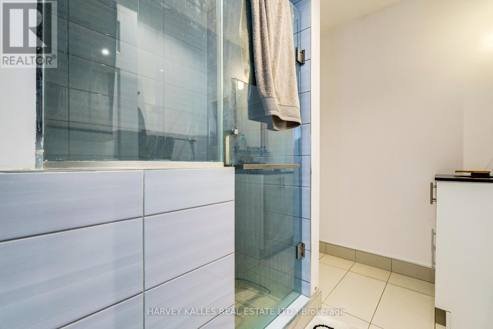 Unit A - 429 Vaughan Road, Toronto, Ontario  M6C 2P1 - Photo 9 - C13755658