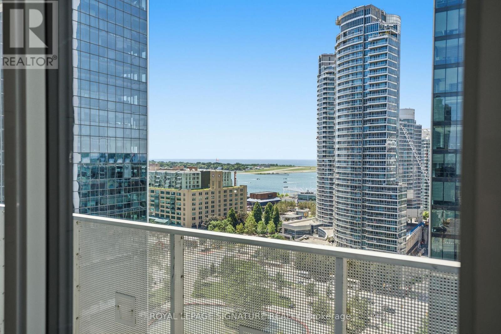 1710 - 88 Harbour Street, Toronto, Ontario  M5J 0C3 - Photo 11 - C13755680