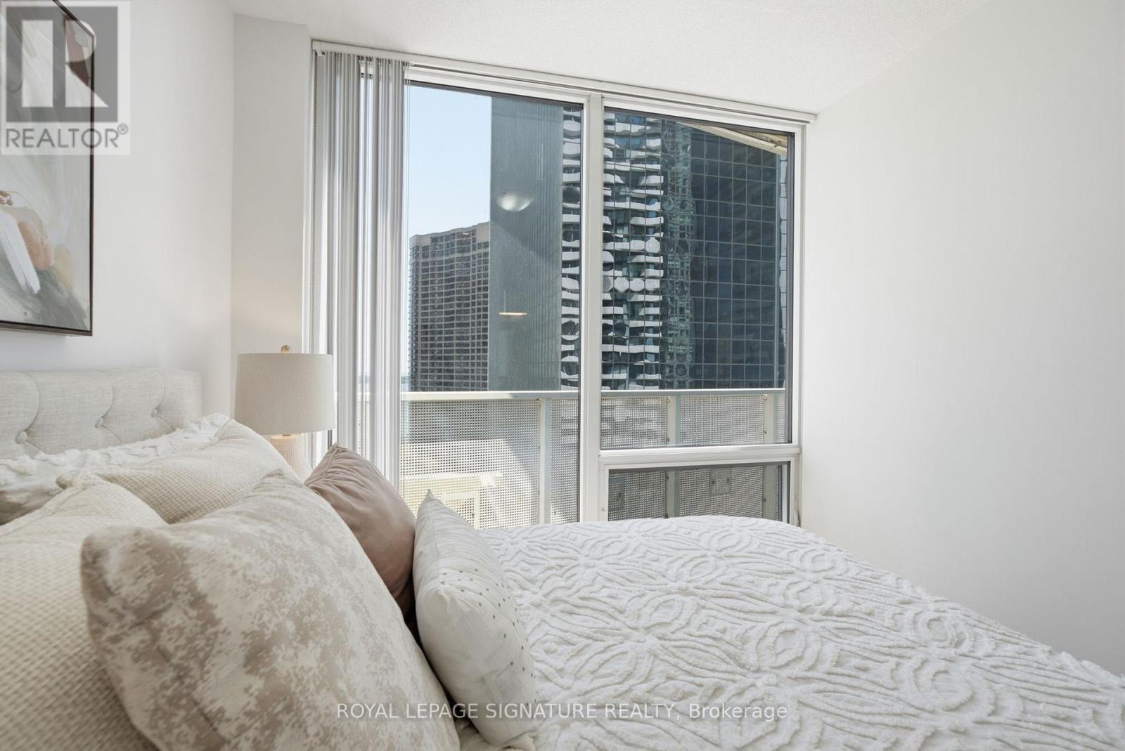 1710 - 88 Harbour Street, Toronto, Ontario  M5J 0C3 - Photo 21 - C13755680