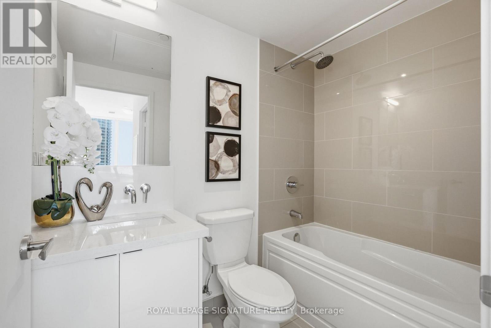 1710 - 88 Harbour Street, Toronto, Ontario  M5J 0C3 - Photo 25 - C13755680