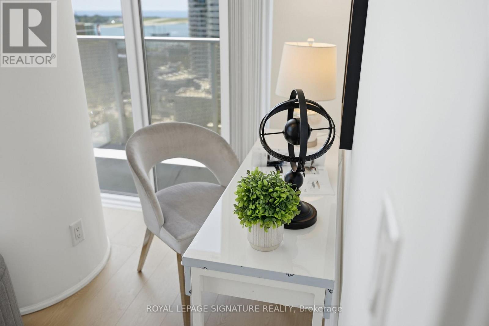 1710 - 88 Harbour Street, Toronto, Ontario  M5J 0C3 - Photo 28 - C13755680